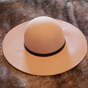 Wool floppy hat